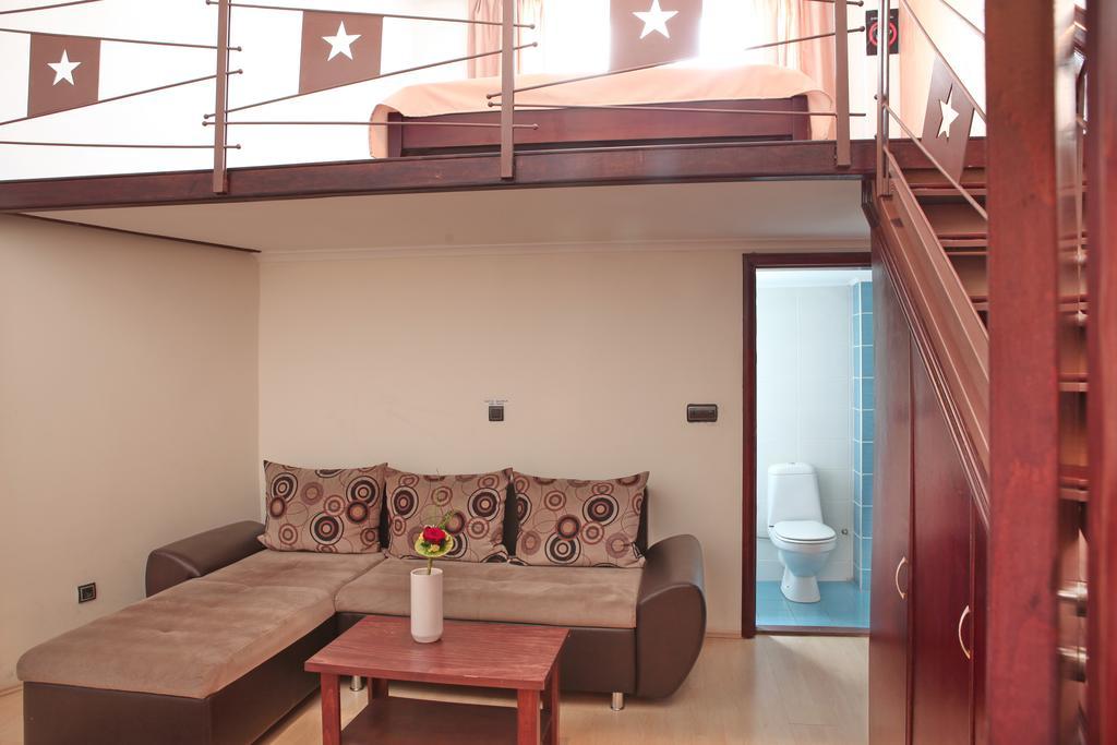 Happy Star Club Hotel Belgrade Room photo